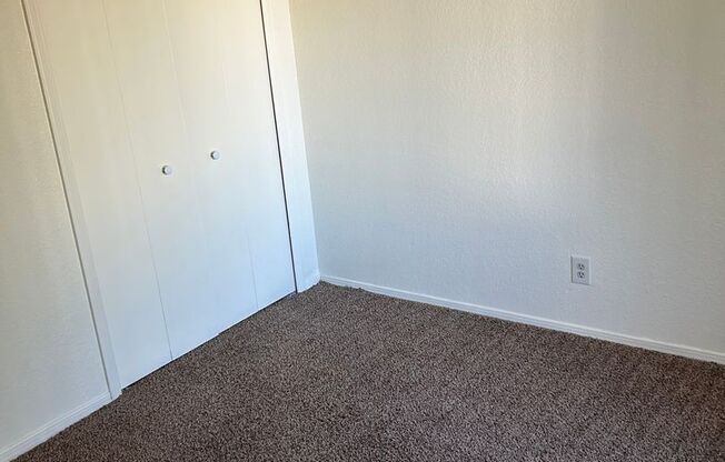 2 beds, 2 baths, 957 sqft, $1,015, Unit 22