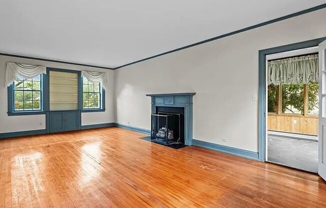 Classic 4BR Cape in Old Irving Park!