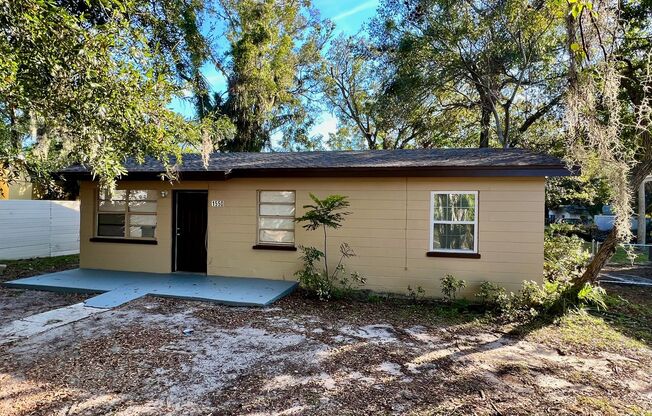 3 bedroom 1 bathroom home in Sarasota close to downtown
