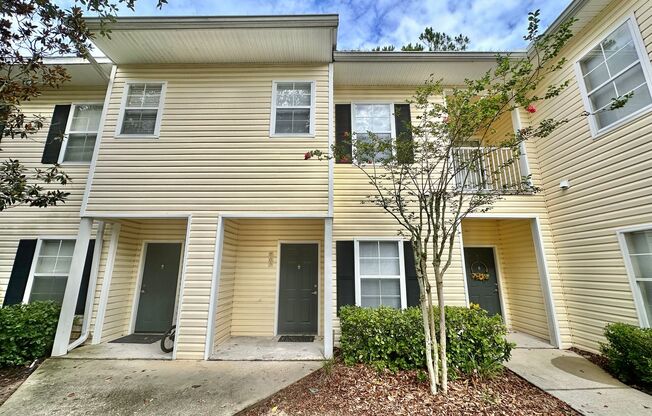 Stylish 2 bed, 2.5 Bath Condo in Magnolia Place | Private Garage | $1750