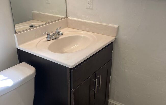 1 bed, 1 bath, 450 sqft, $1,199, Unit 1301-03