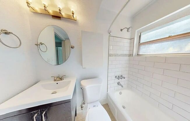 2 beds, 1 bath, 729 sqft, $1,625, Unit 1411-03