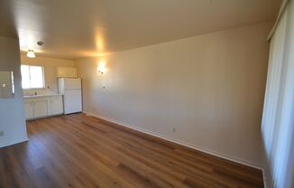 1 bed, 1 bath, 600 sqft, $825, Unit Wood Ave #11