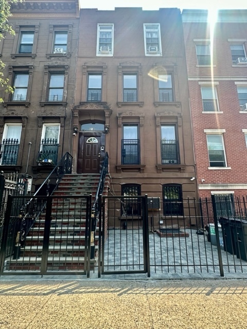 668 GREENE AVE