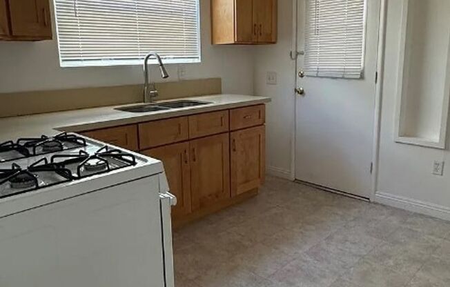 2 beds, 1 bath, 1,100 sqft, $2,350, Unit PAB