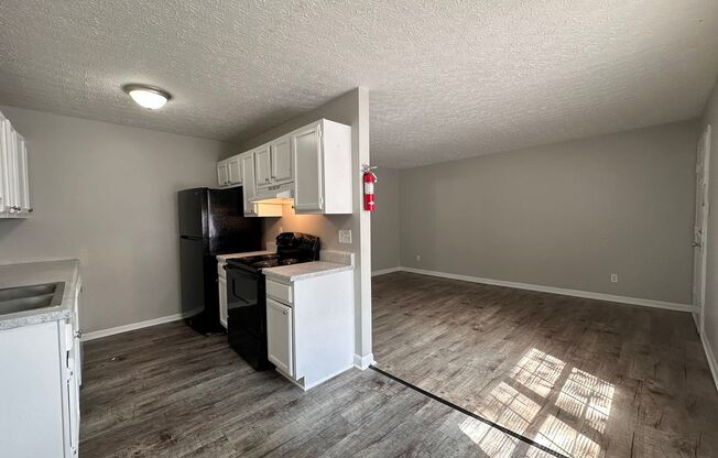 1 bed, 1 bath, $1,050, Unit Willoway-24