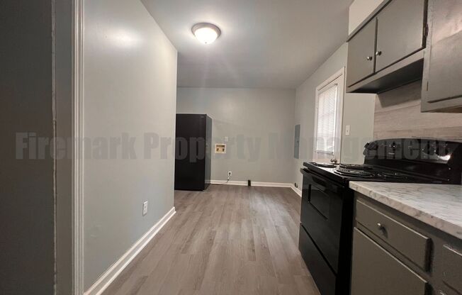 3 beds, 1.5 baths, $900, Unit 902 Preston Street - E