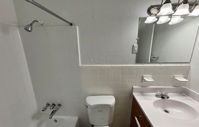 1 bed, 1 bath, 580 sqft, $1,140, Unit 2009-03