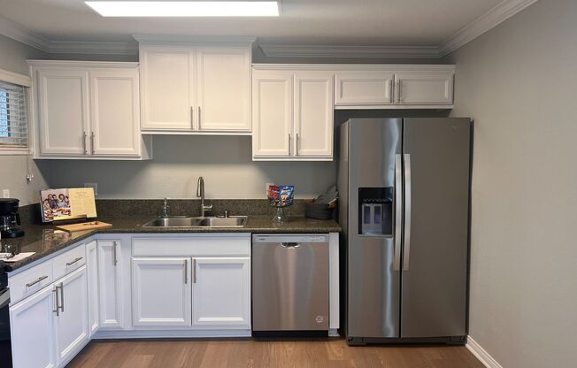 3 beds, 1.5 baths, 1,060 sqft, $3,395, Unit C09