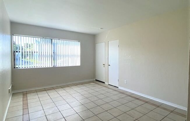 2 beds, 1 bath, $1,275