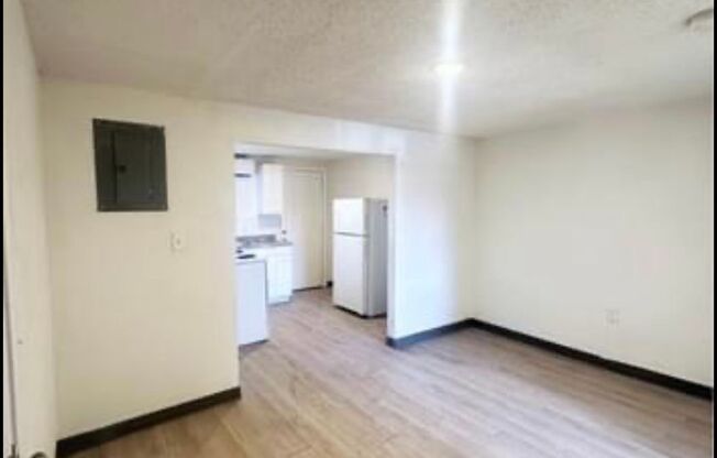 1 bed, 1 bath, 525 sqft, $660, Unit 6