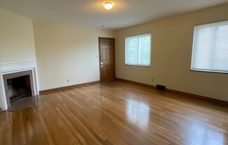 2 beds, 1 bath, $1,300, Unit D