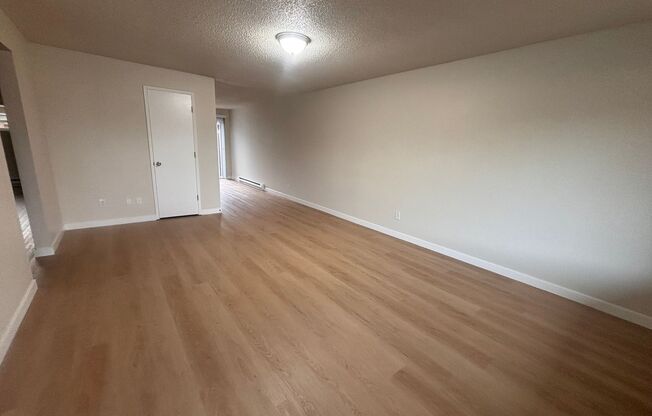 2 beds, 1 bath, 845 sqft, $1,695, Unit 37