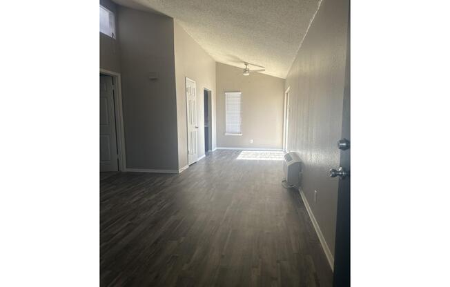1 bed, 1 bath, 720 sqft, $1,099