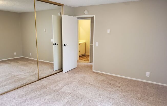 2 beds, 1 bath, 980 sqft, $2,500, Unit 080