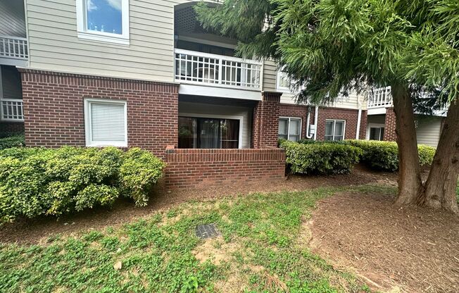 Adorable 2 Bedroom Condo!