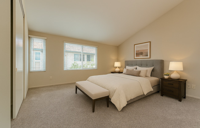 Spacious & Move In Ready 2BD Townhome! New Carpet! Full Size in Unit Washer/Dryer! Attached Garage!