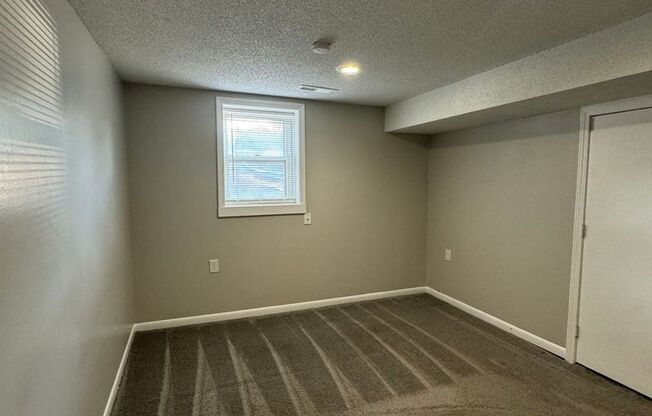 2 beds, 1 bath, $995