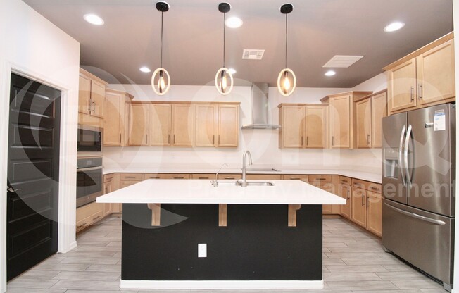 4616 S 118 DR