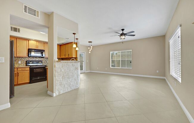 3 beds, 2 baths, $1,800, Unit UNIT 124