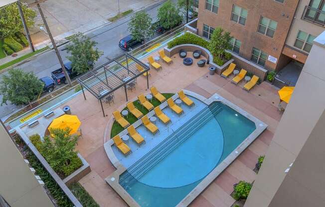 uptown dallas apartments with a pool