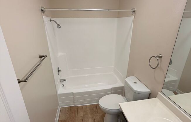 1 bed, 1 bath, 800 sqft, $2,450, Unit 4F