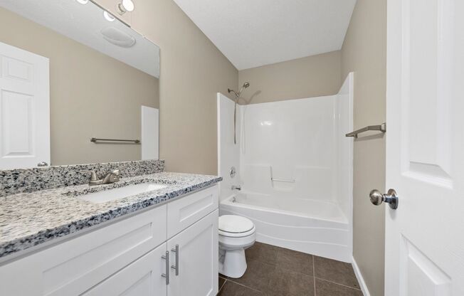 2 beds, 1.5 baths, 900 sqft, $995, Unit 644 1E