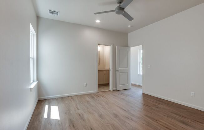 3 beds, 2 baths, $1,950, Unit 649 W 2nd St