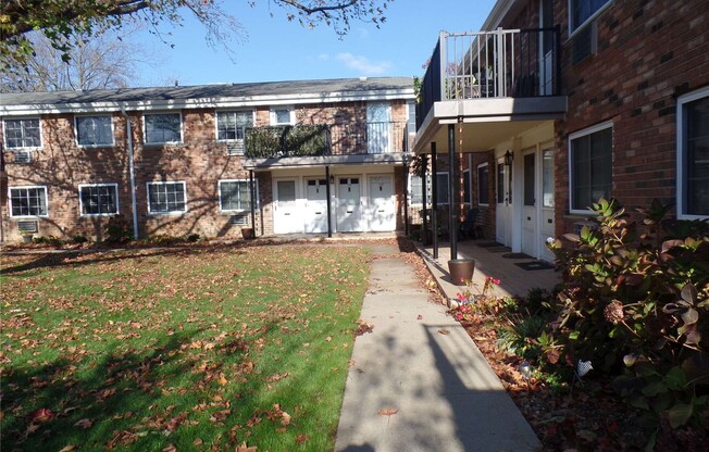 170 JERVIS AVE