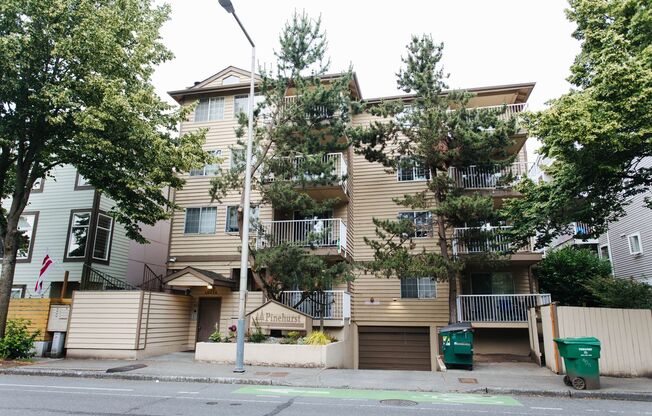 1 bed, 1 bath, 670 sqft, $1,695, Unit 104