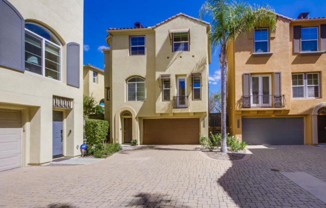 2637 VILLA WAY