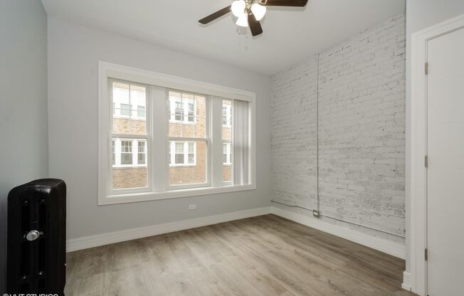 3 beds, 1 bath, 850 sqft, $2,550, Unit 1906-3