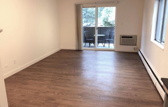 2 beds, 1 bath, 875 sqft, $2,295, Unit 202
