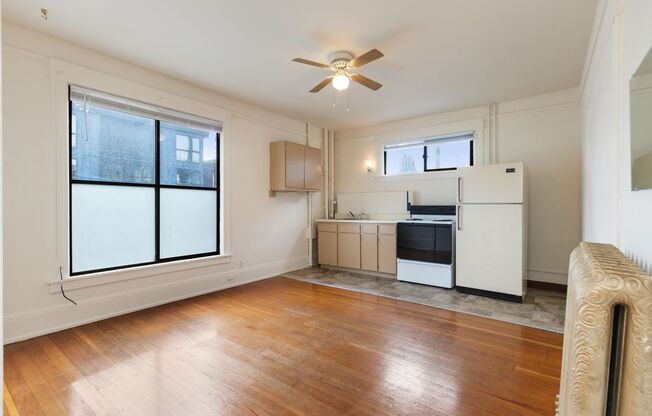 1 bed, 1 bath, 460 sqft, $1,200, Unit 321