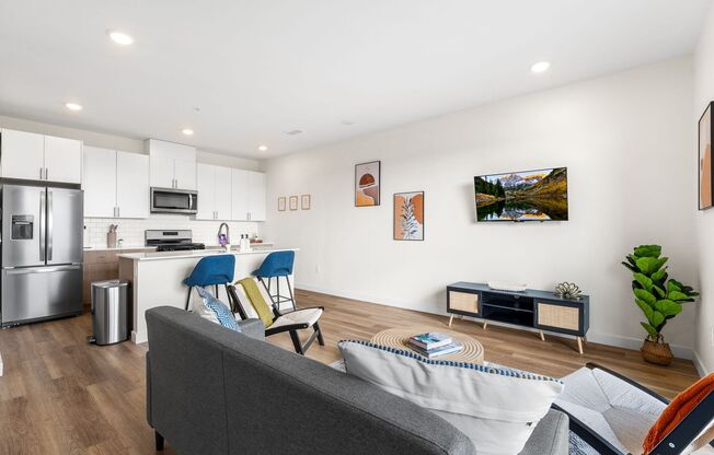 1 bed, 1 bath, 751 sqft, $1,795, Unit 319