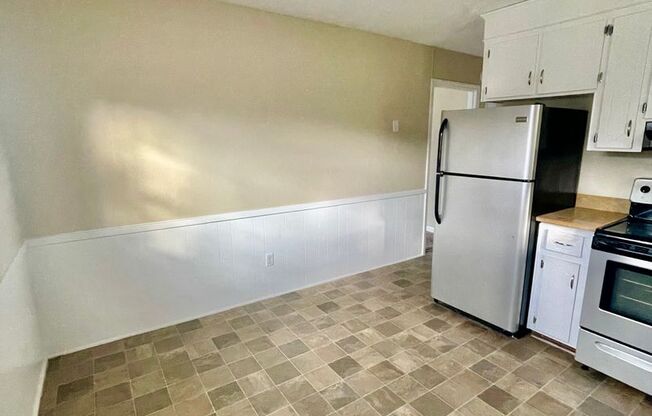 This lovely 2 bedroom 1 bath duplex is located in Stanley off Sifford Rd