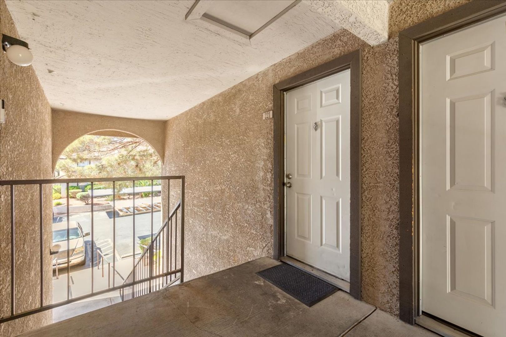Beautiful 1 Bedroom 1 Bath Condo - Move In ready!