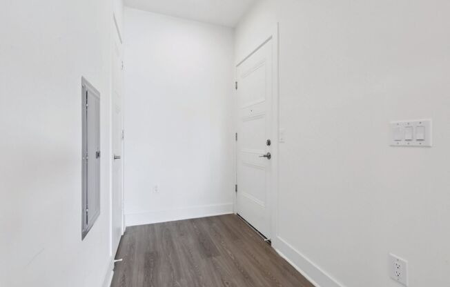 2 beds, 1 bath, 1,040 sqft, $2,750, Unit 304