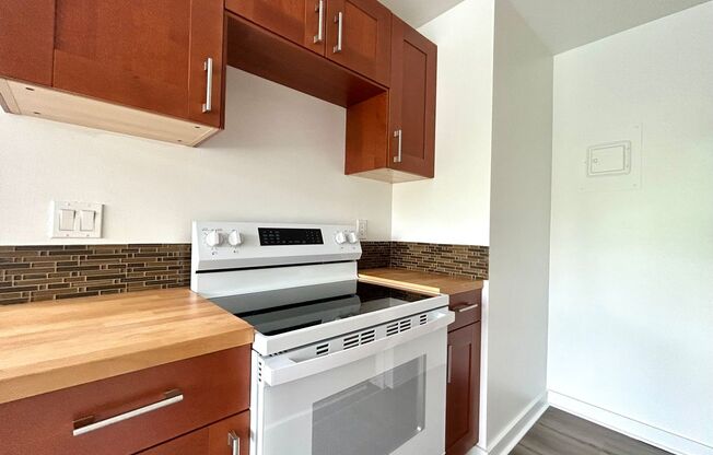 1 bed, 1 bath, 620 sqft, $1,750, Unit 302