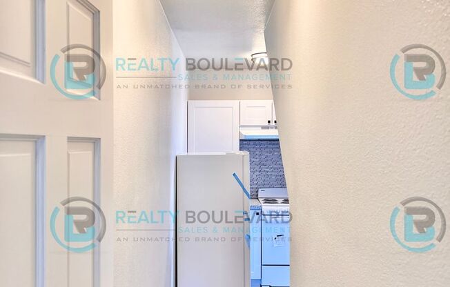 Studio, 1 bath, 319 sqft, $799, Unit Unit 3