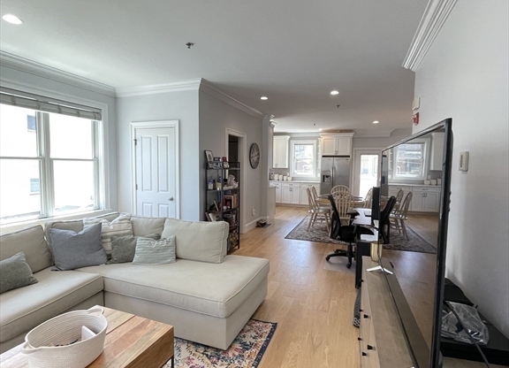 17 ROSECLAIR ST