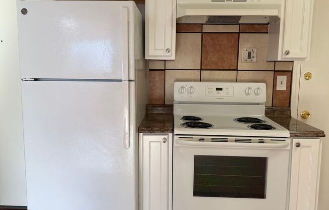 2 beds, 1 bath, 800 sqft, $1,925, Unit 148-20