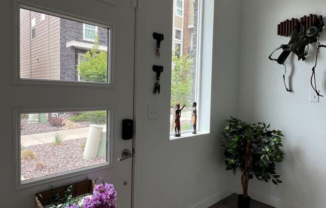 Modern 3 Bed/3 Bath Townhome in Broomfield - Available August 4th
