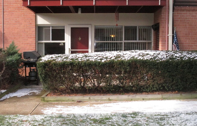 2 beds, 1 bath, $1,925, Unit Unit 102