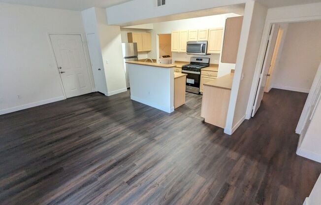 2 beds, 2 baths, $1,375, Unit # 1044