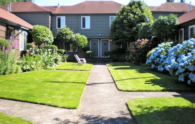 1 bed, 1 bath, 624 sqft, $1,395, Unit A11