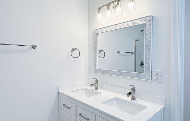 2 beds, 2 baths, 1,300 sqft, $1,299, Unit 3011