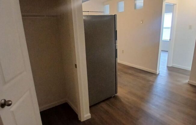 2 beds, 1 bath, 800 sqft, $1,095, Unit 190103