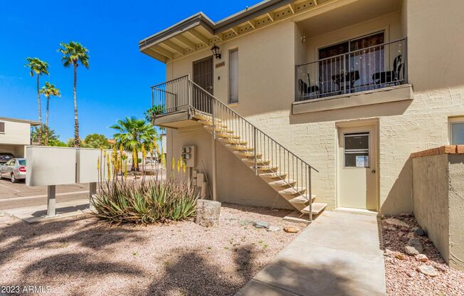 Absolutely Stunning Remodeled 2 Bedroom Condo in Fountain Hills!!!  New Kitchen, New bathroom, Tile Throughout!!!  Private pool for 4 plex!!!  Available NOW!!!