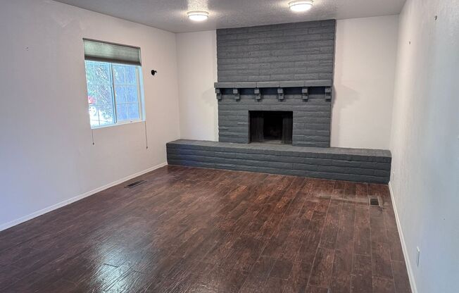 3 Bedroom, 2 Bathroom Home in Near Lomas & Tramway